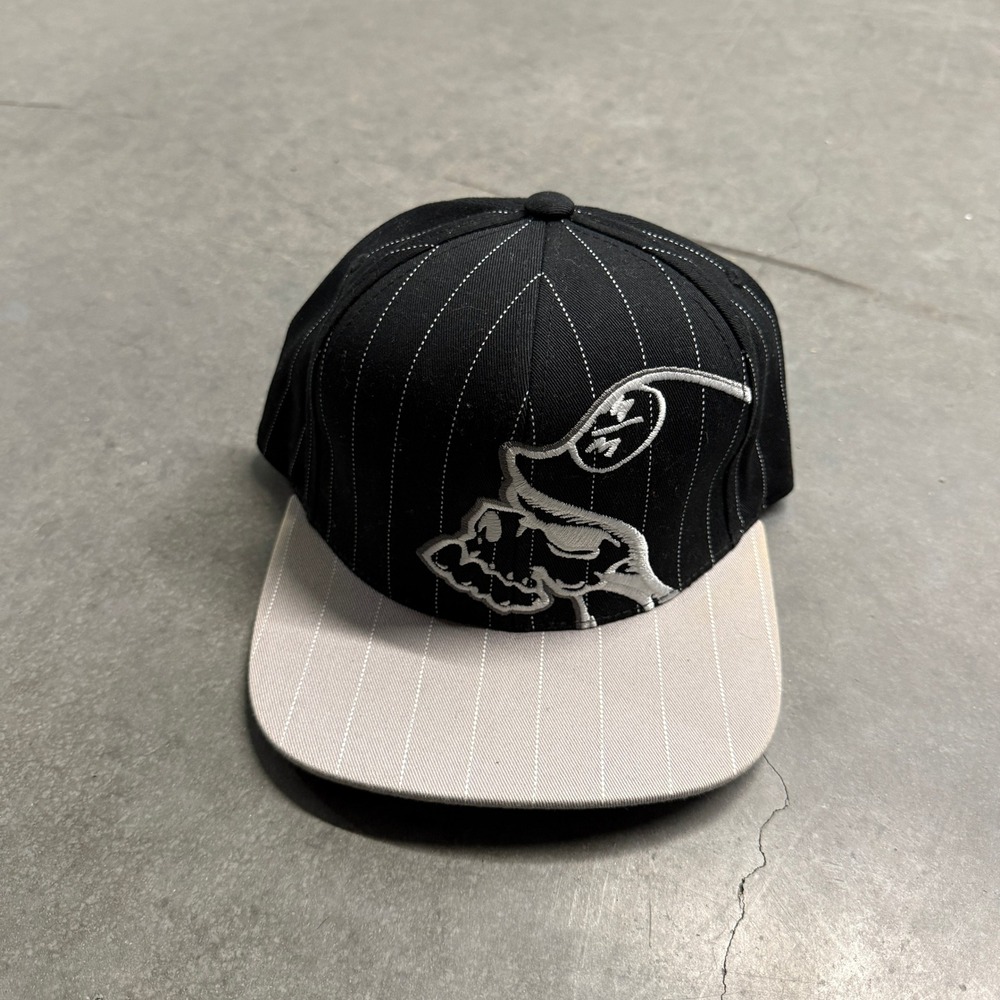 Mens Pinstripe Embroidered Snapback Hat Black Grey Flat Brim OSFA Baseball Cap